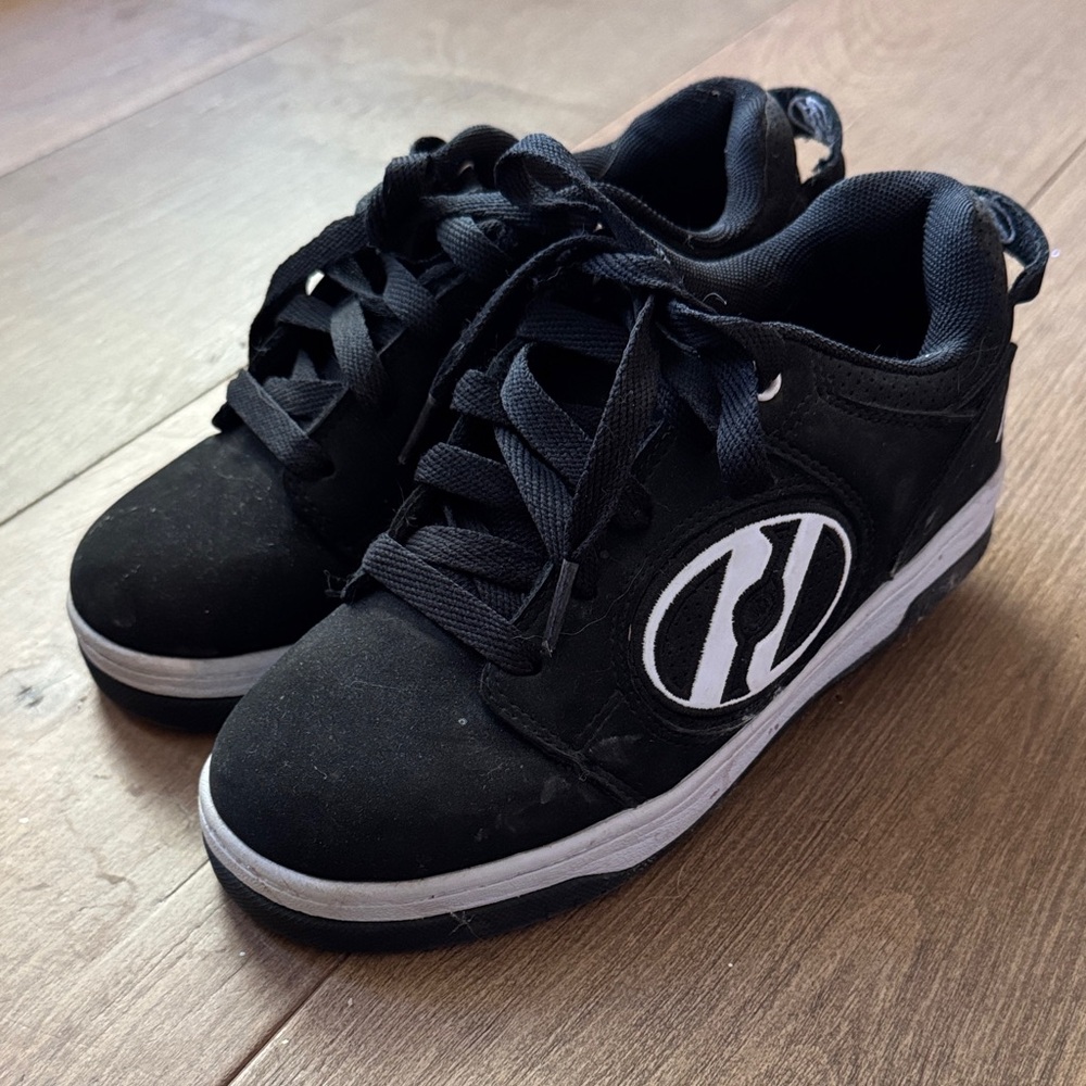 Heelys Black and White Kids Sneakers